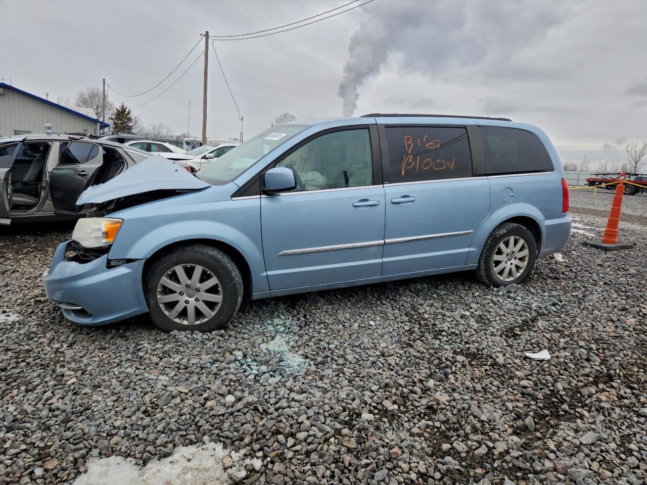 Salvage Chrysler Minivan Image