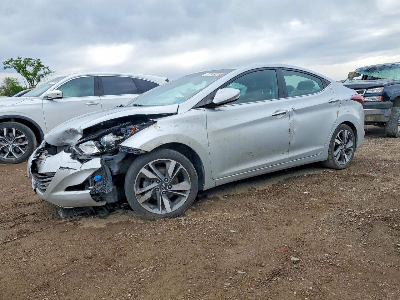 Salvage Hyundai ELANTRA Image