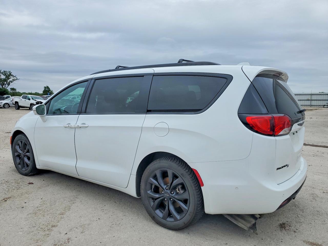Chrysler Pacifica Limited