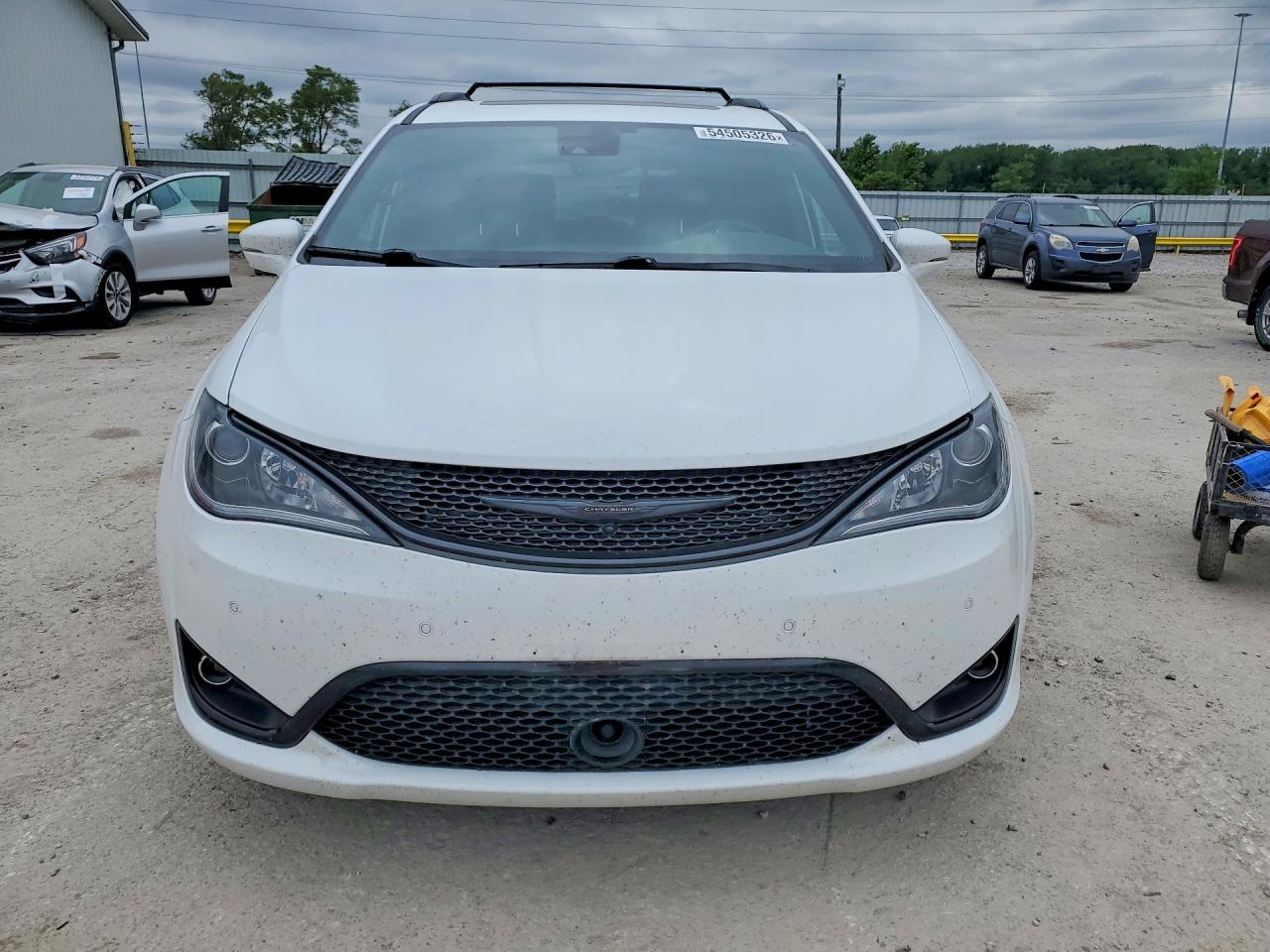 Chrysler Pacifica Limited