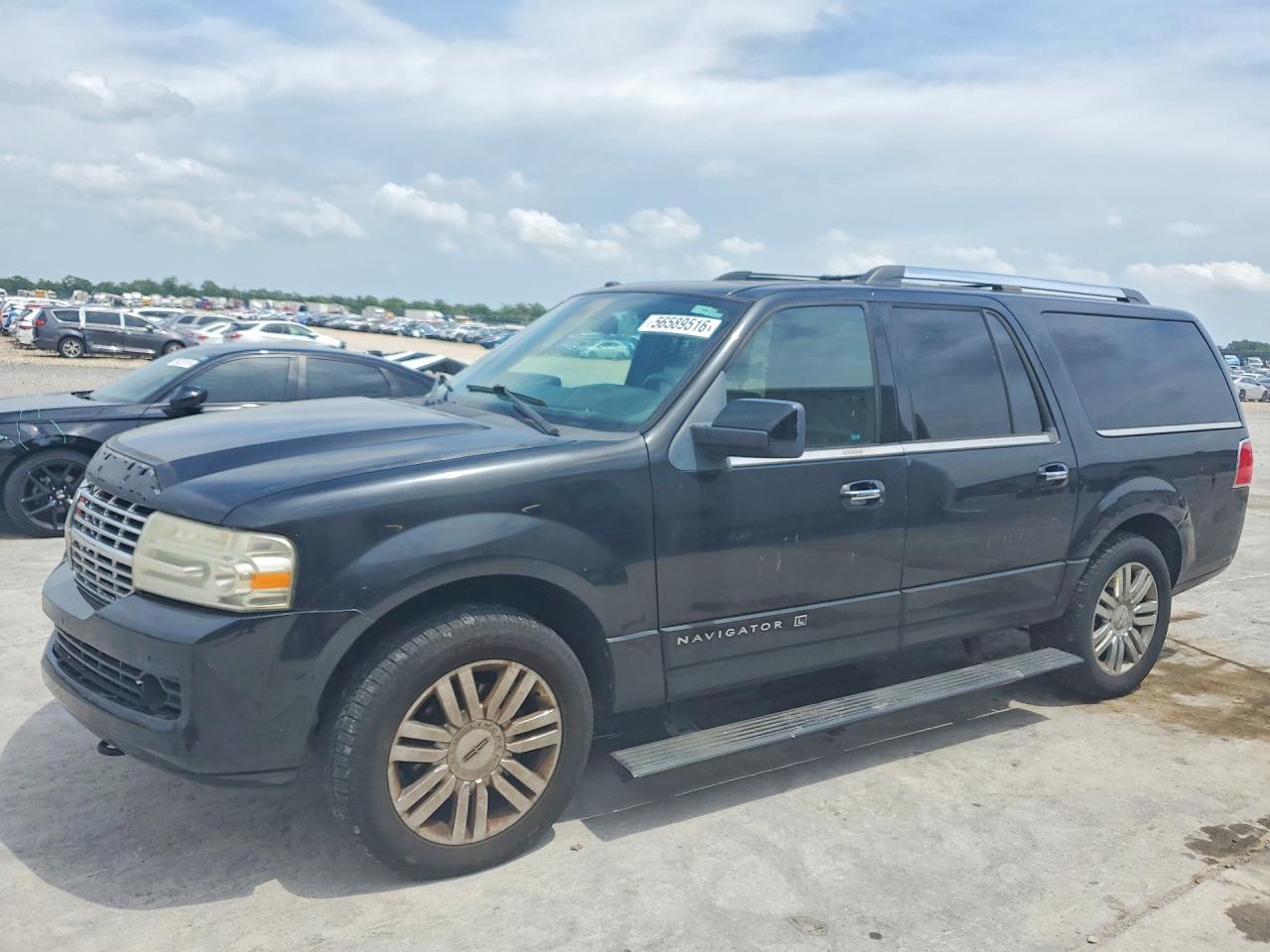 Salvage Lincoln Navigator Image