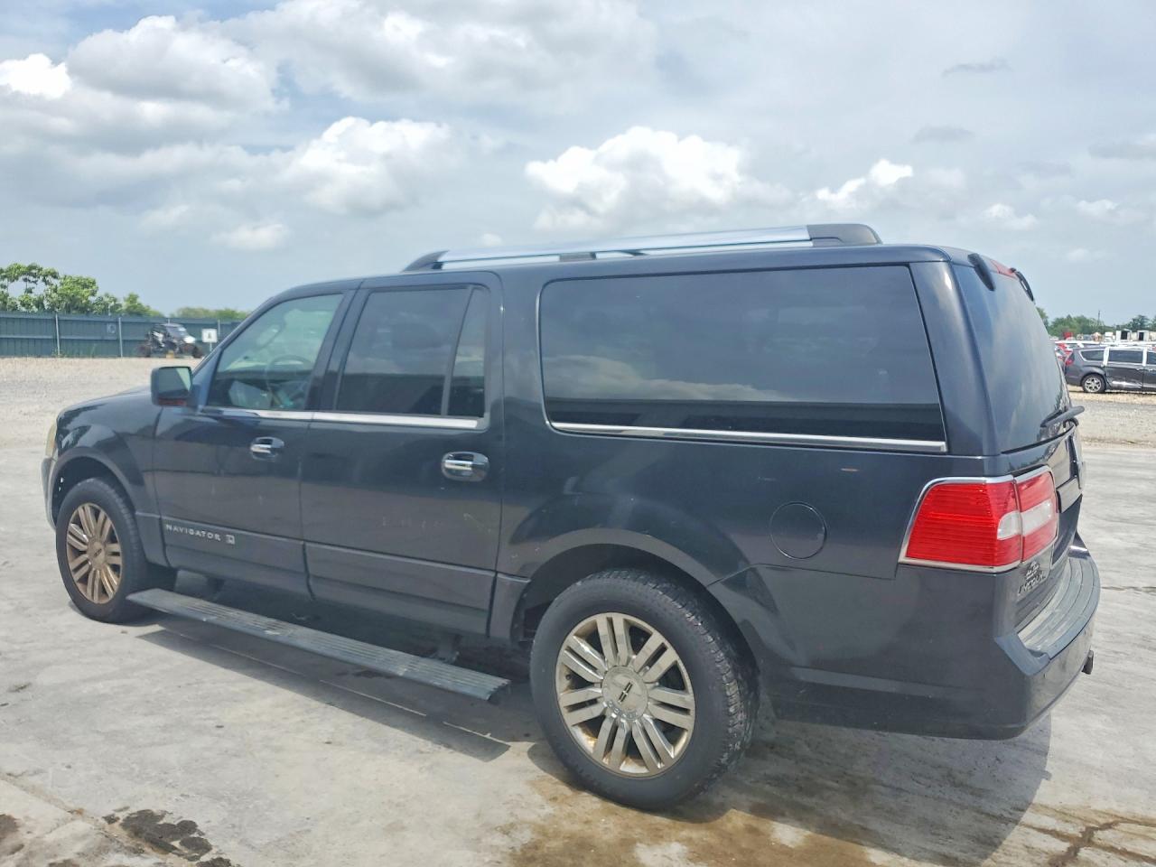Lincoln Navigator L