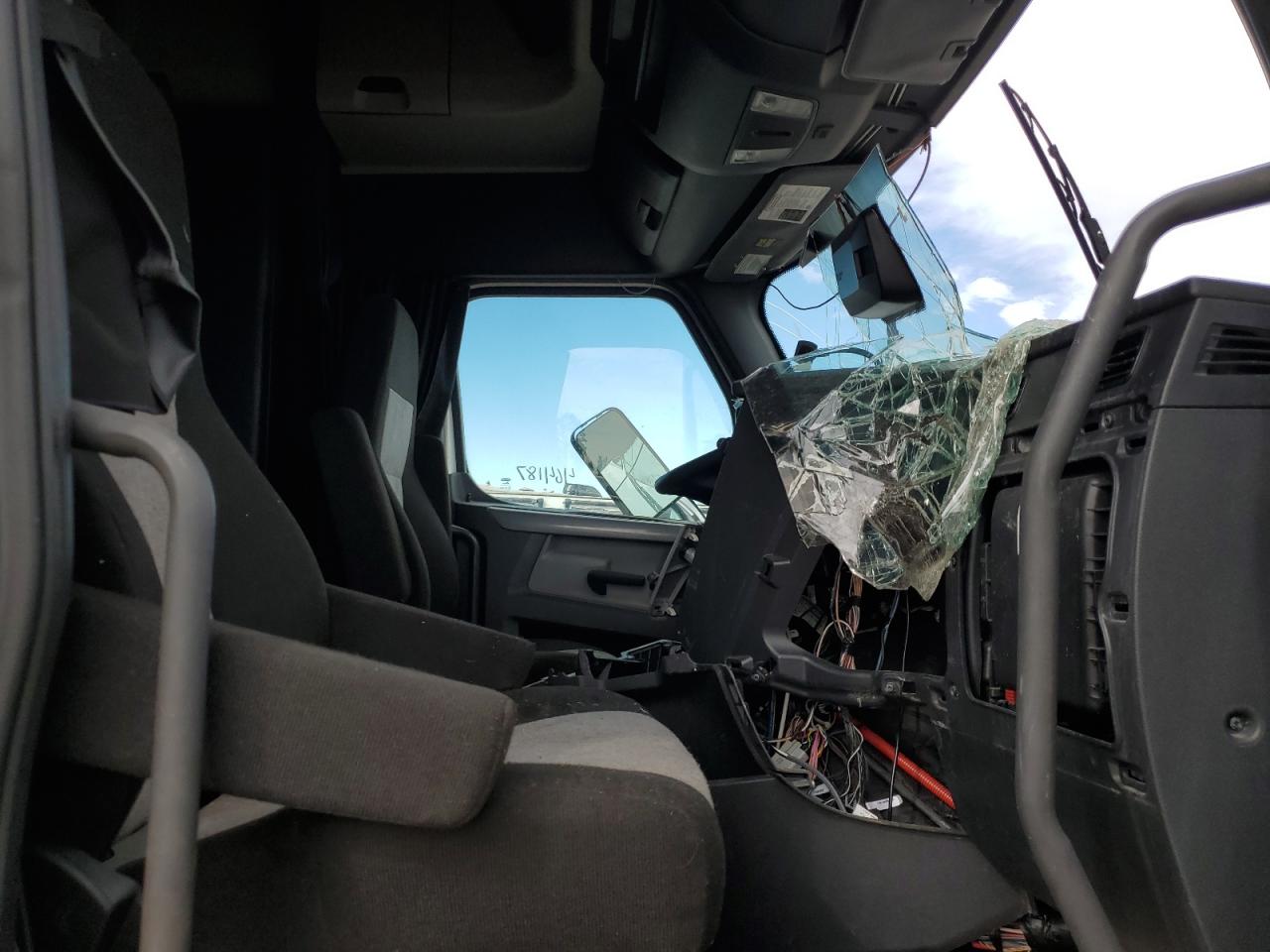 Freightliner Cascadia 1