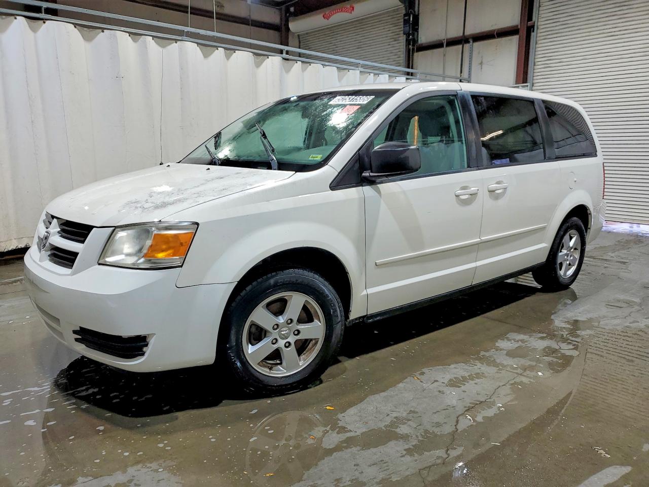 Salvage Dodge Caravan Image