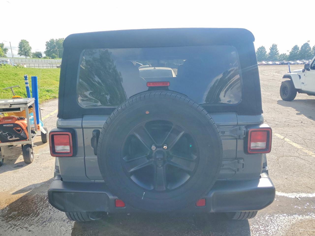 Jeep Wrangler Sahara