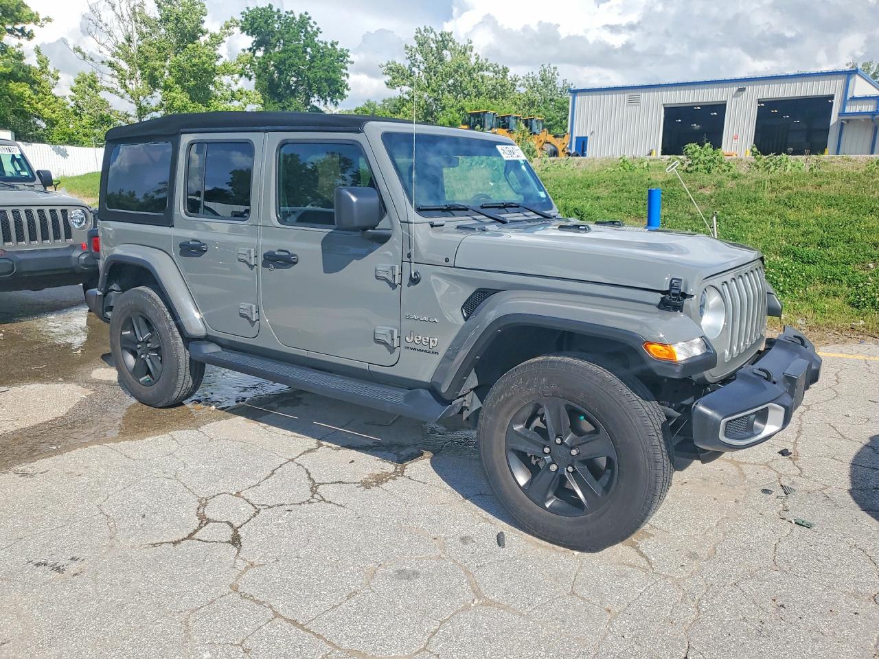 Jeep Wrangler Sahara