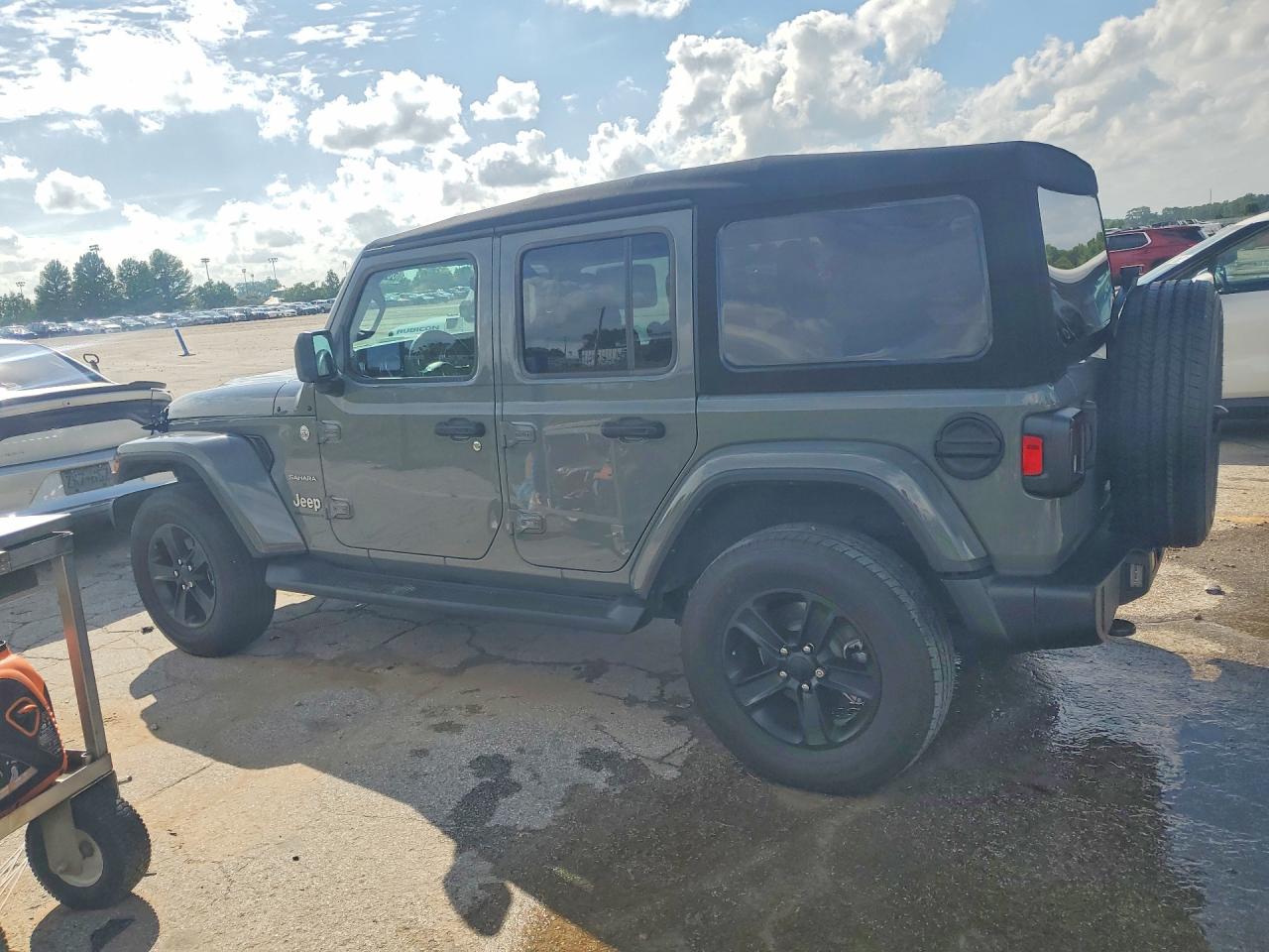 Jeep Wrangler Sahara