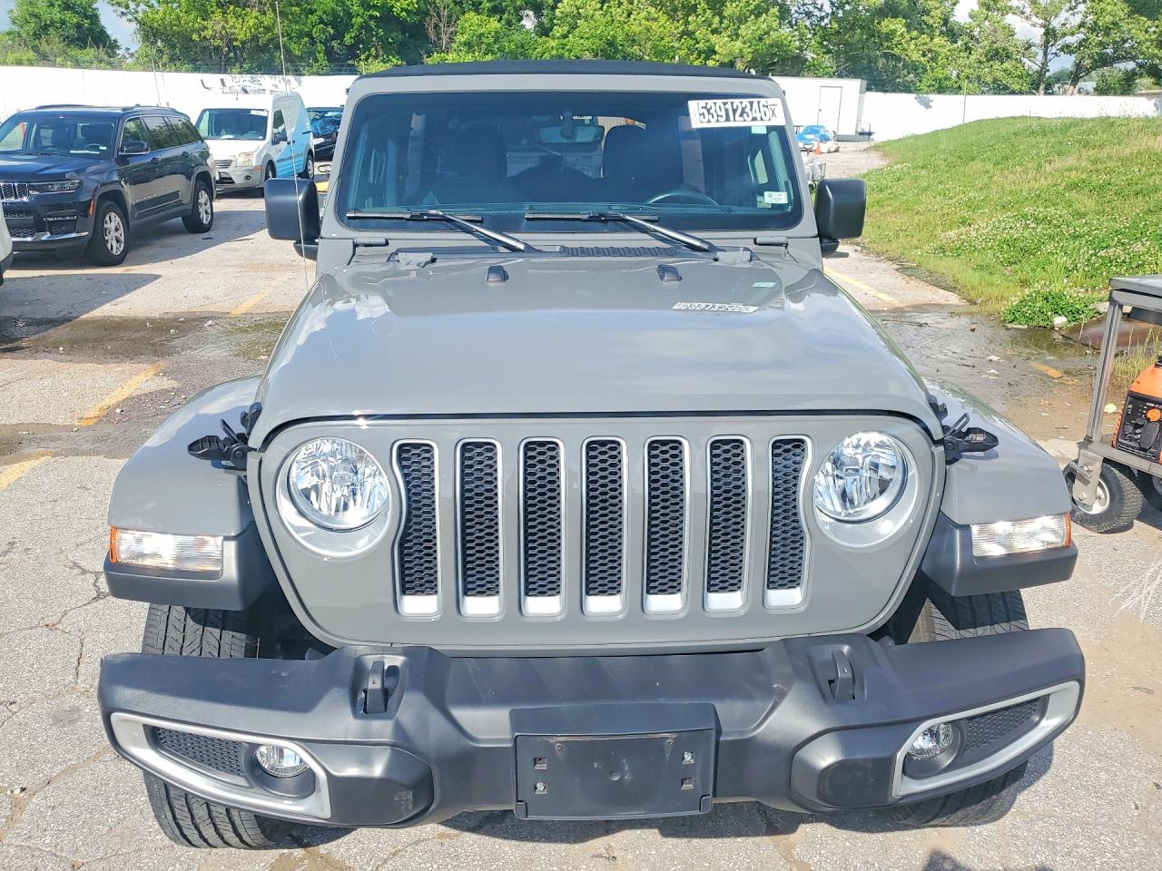 Jeep Wrangler Sahara