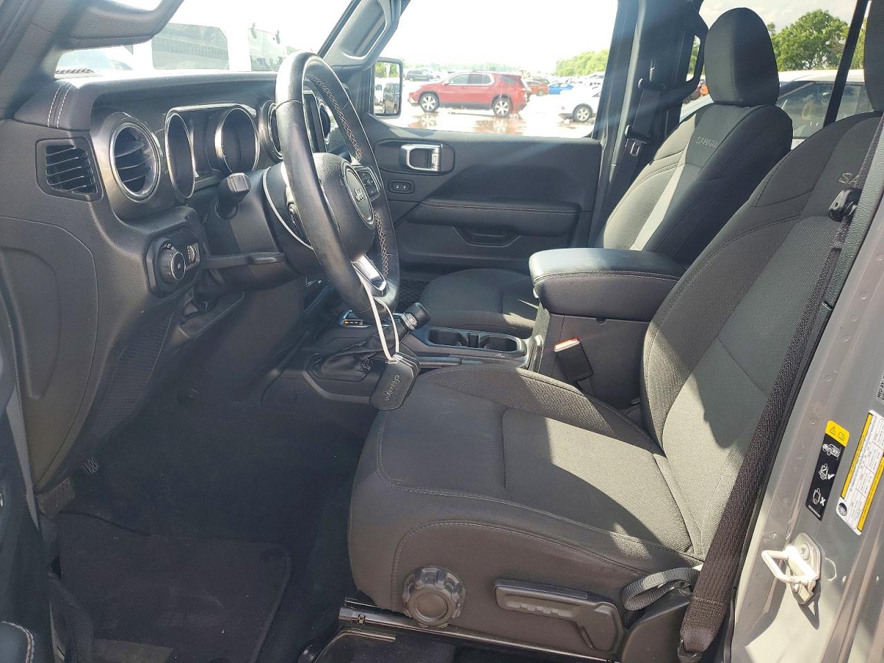 Jeep Wrangler Sahara