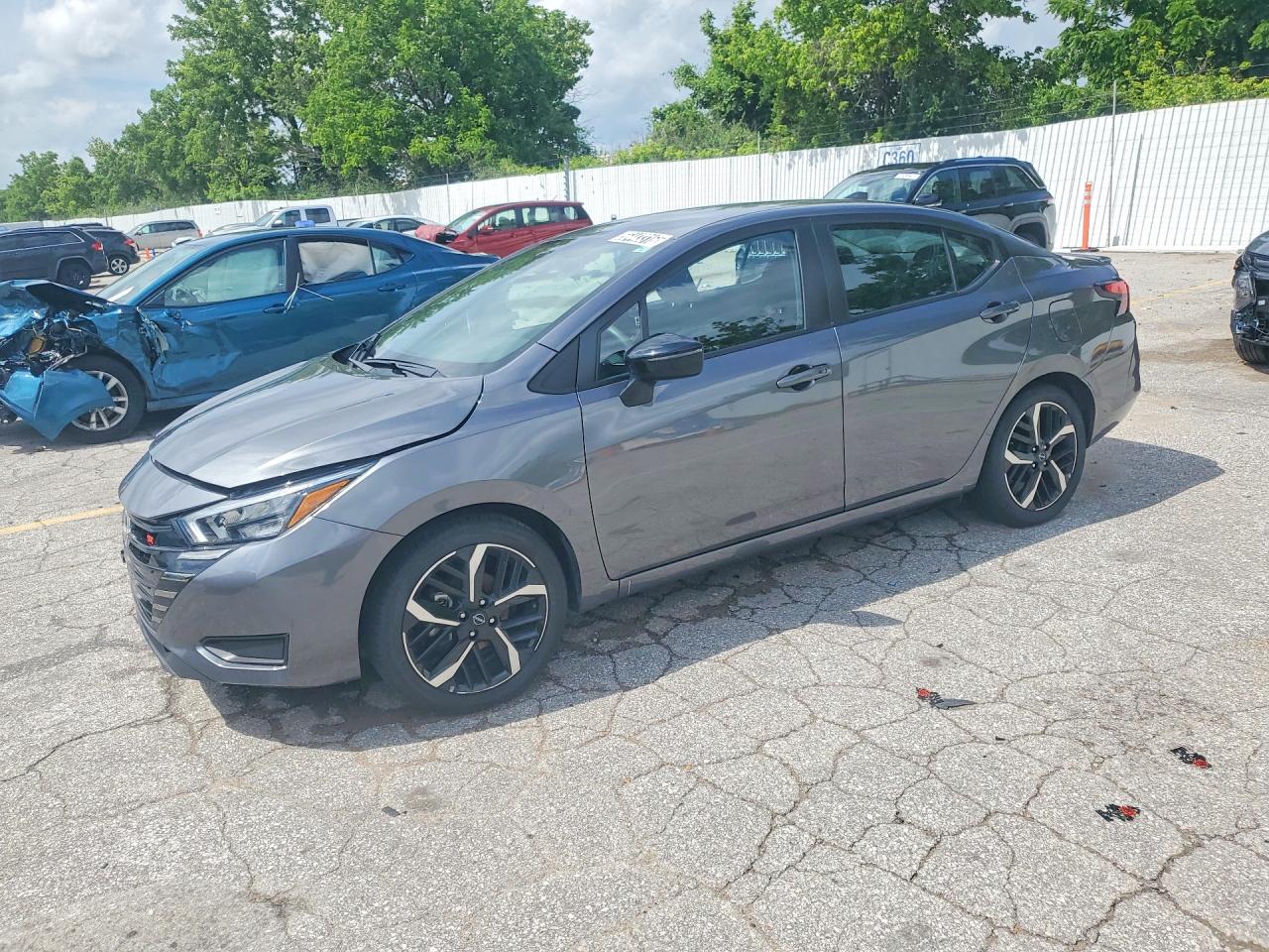 Salvage Nissan Versa Image
