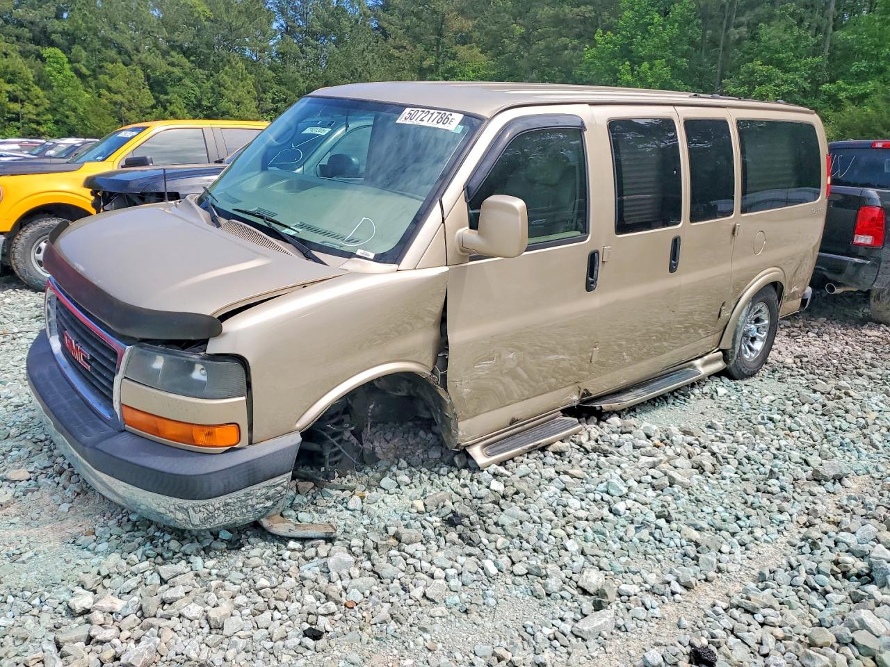 Salvage GMC Savana Image