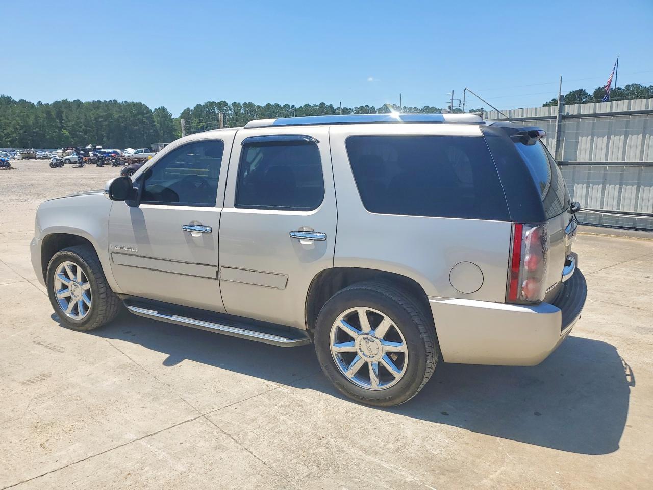 GMC Yukon Denali