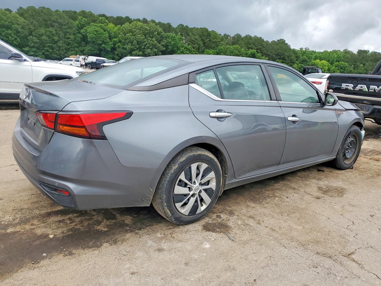 Nissan Altima S