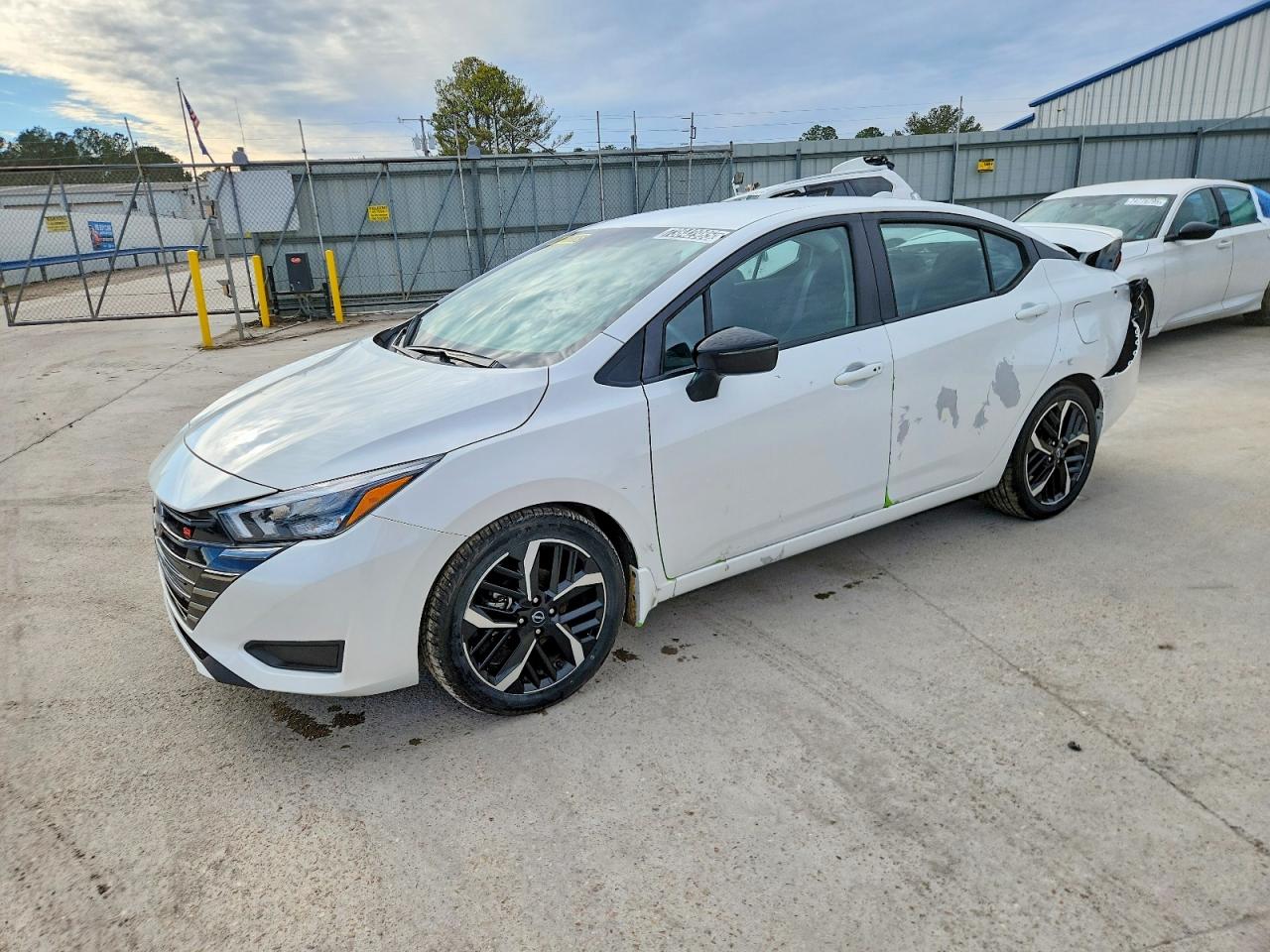 Salvage Nissan Versa Image