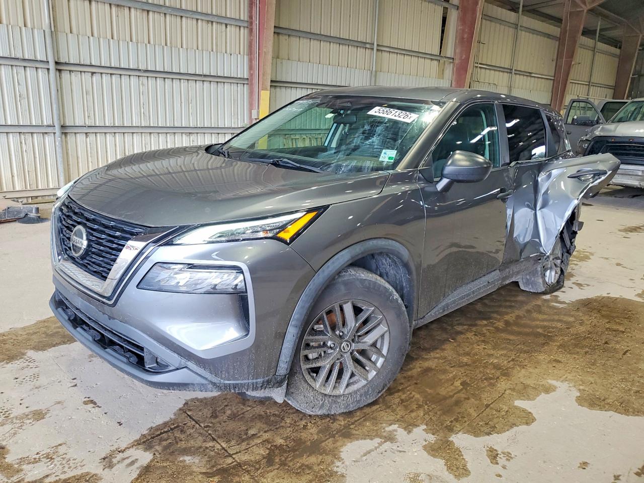 Salvage Nissan Rogue Image