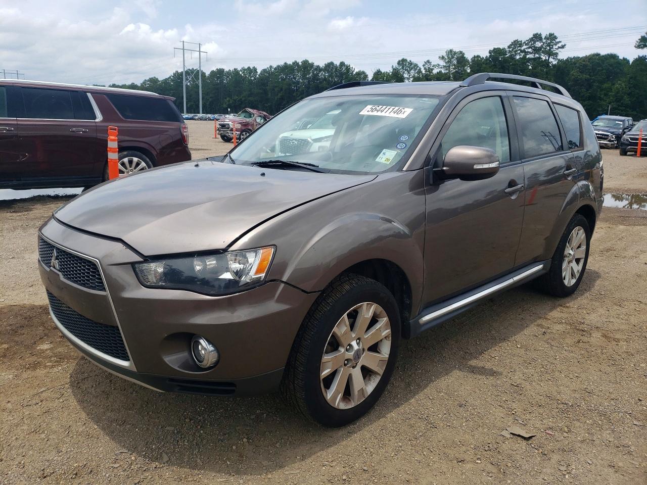 Salvage Mitsubishi Outlander Image