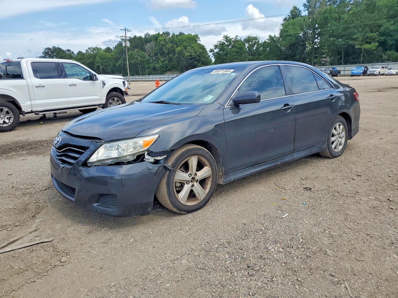 Salvage Toyota Camry Image