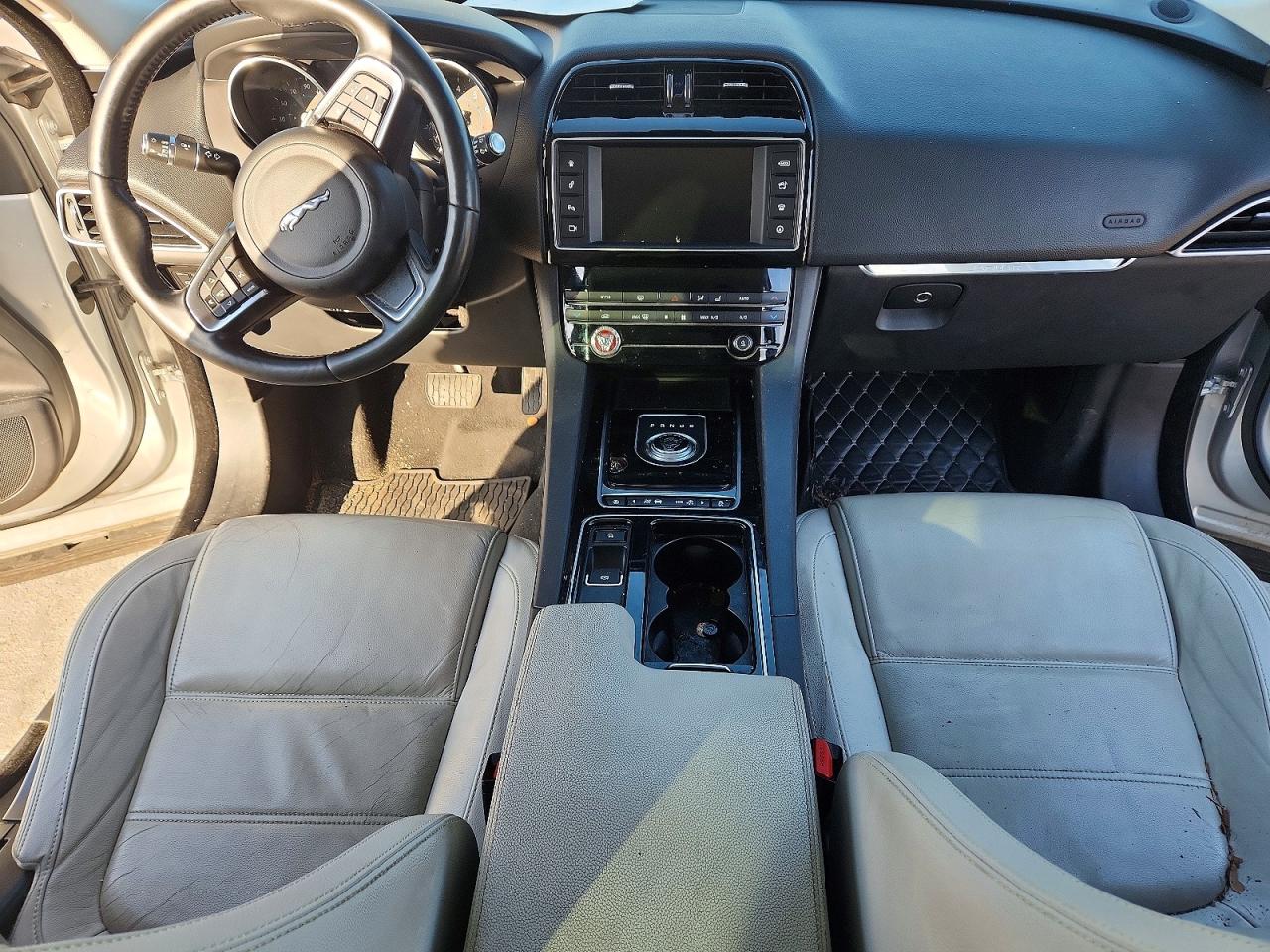 Jaguar F-PACE Prestige