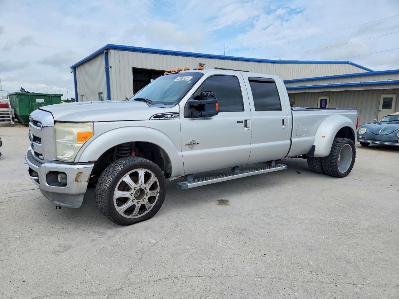 Salvage Ford F-350 Image