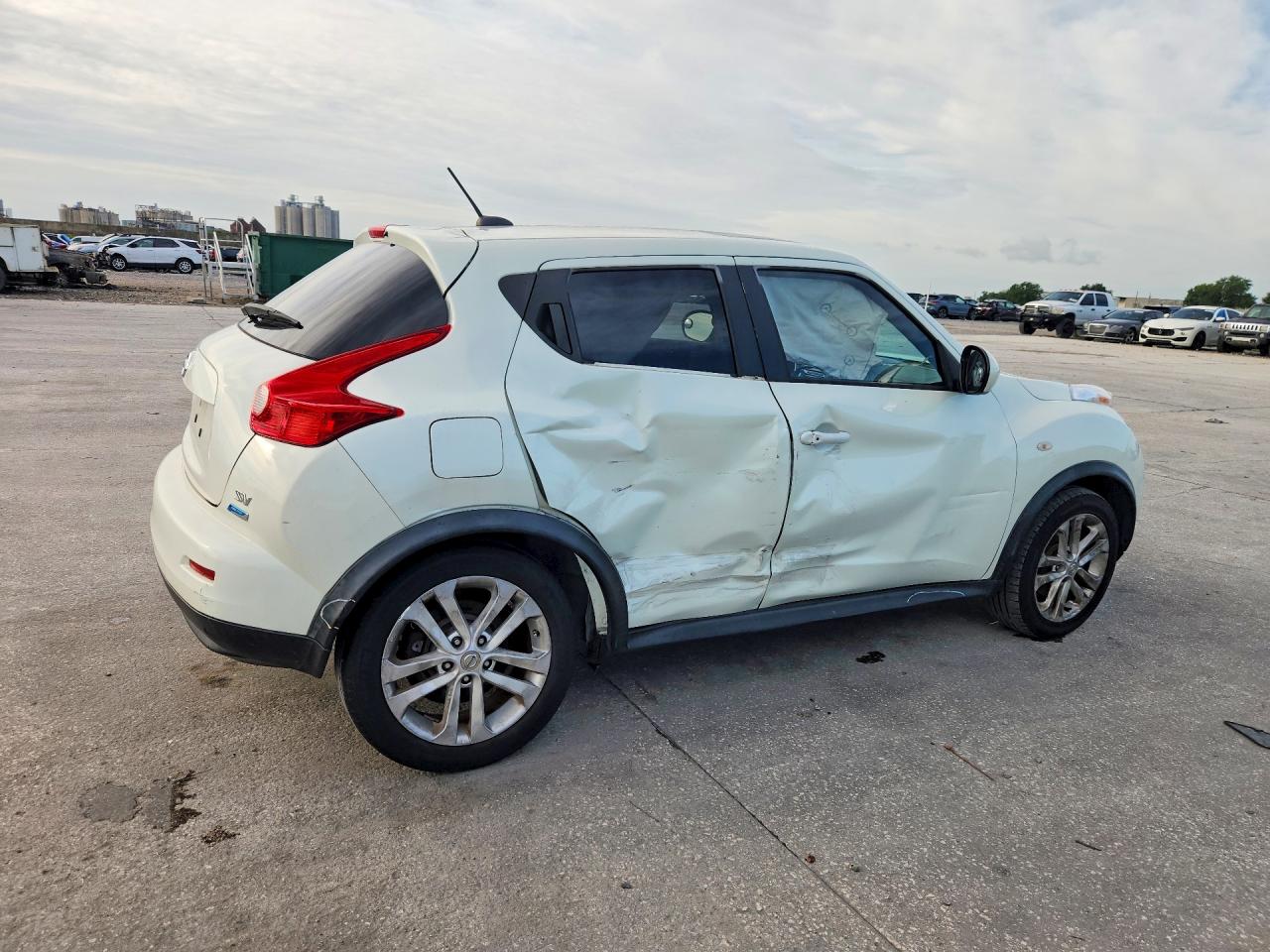 Nissan JUKE S