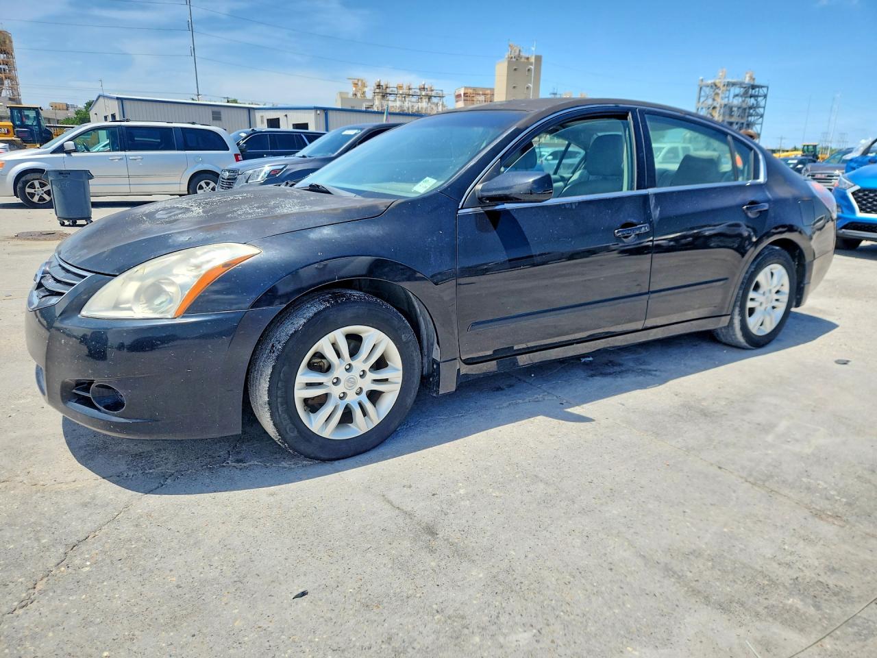 Salvage Nissan Altima Image