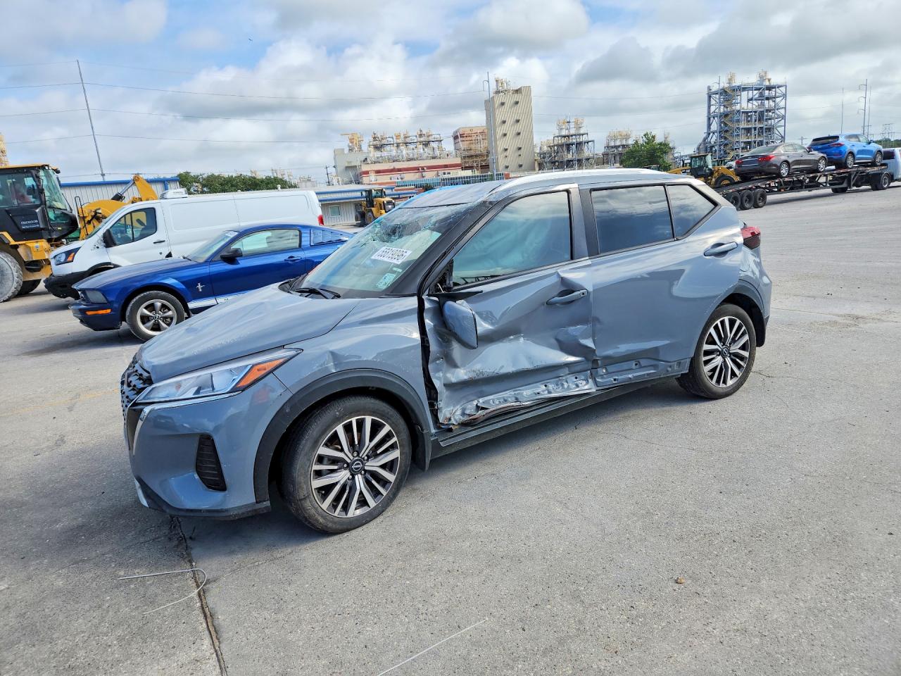 Salvage Nissan Kicks Image