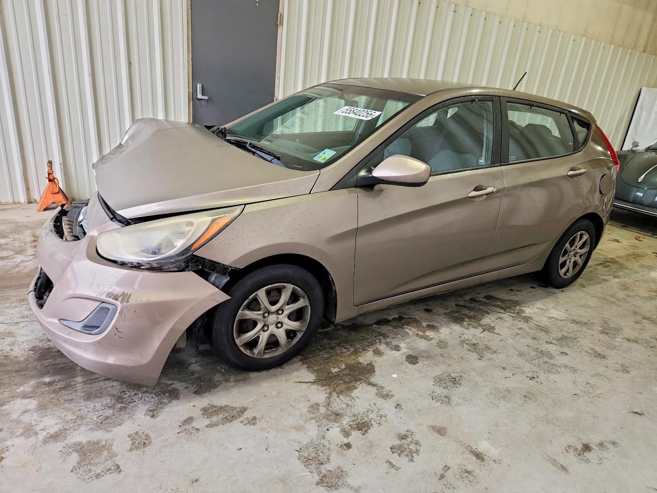 Salvage Hyundai ACCENT Image