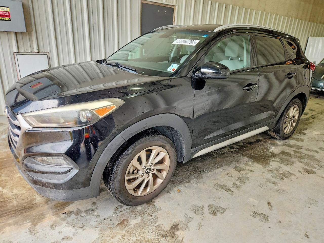 Salvage Hyundai TUCSON Image