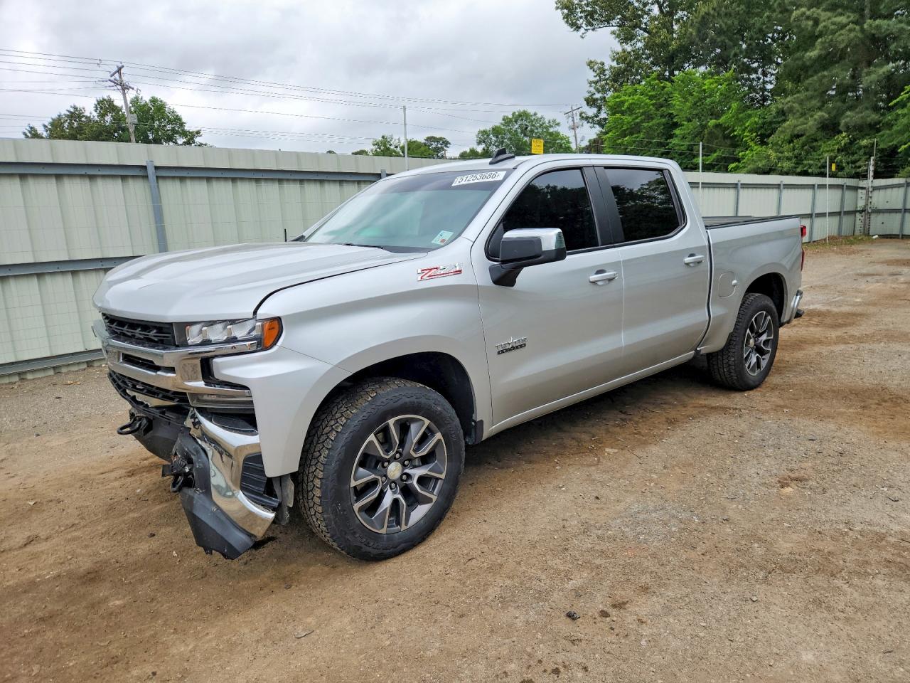 Salvage Chevrolet Silverado Image