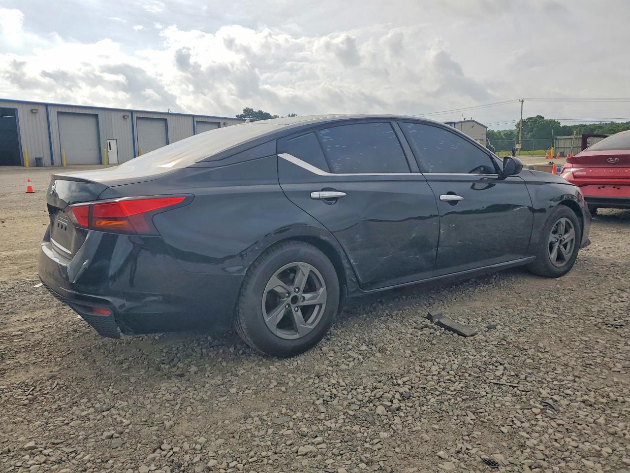 Nissan Altima S
