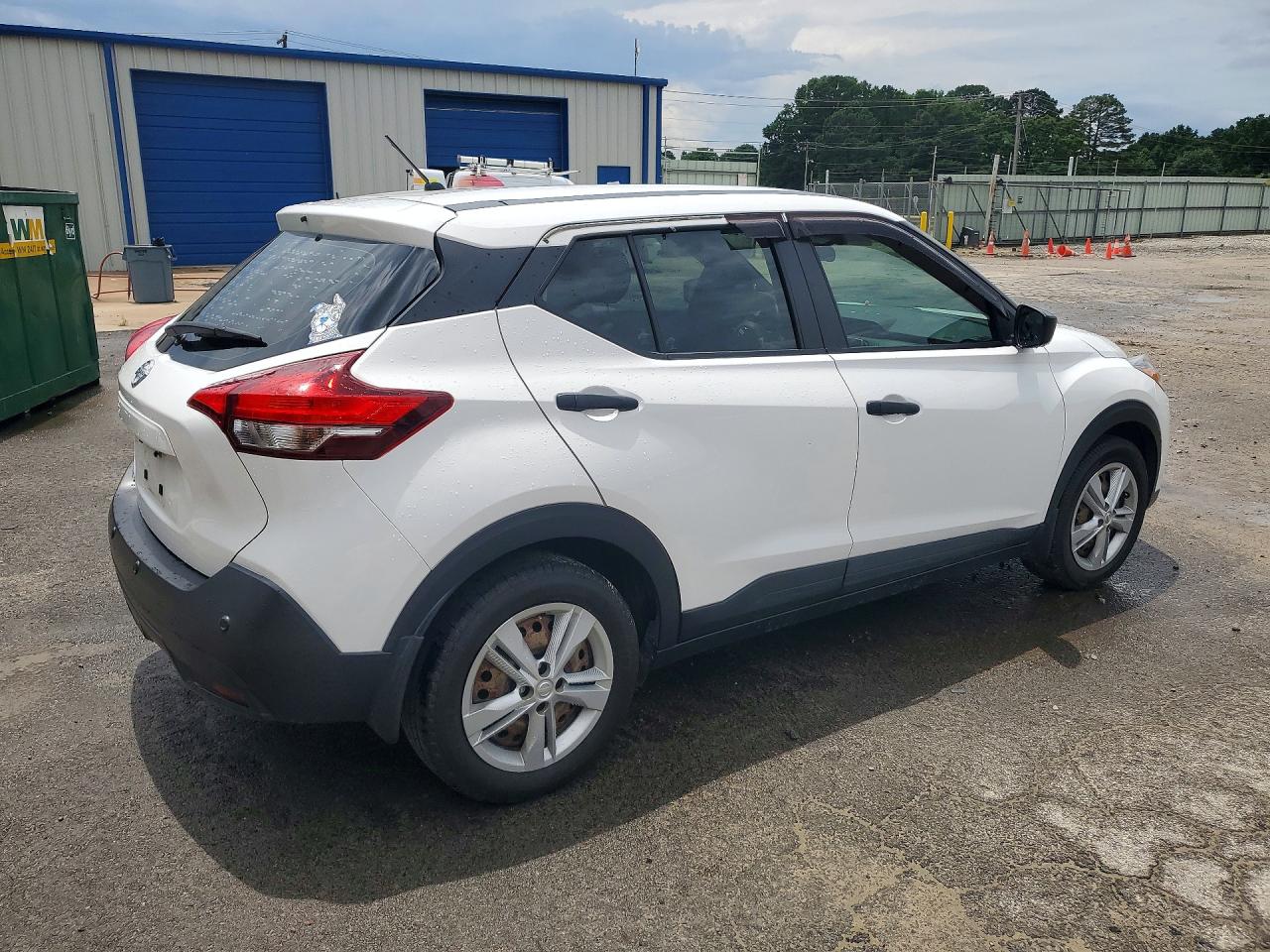 Nissan Kicks S