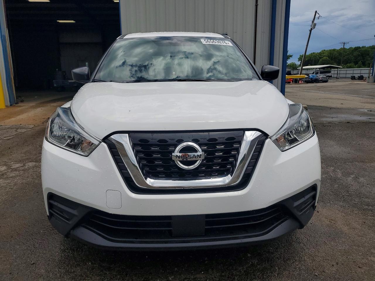 Nissan Kicks S