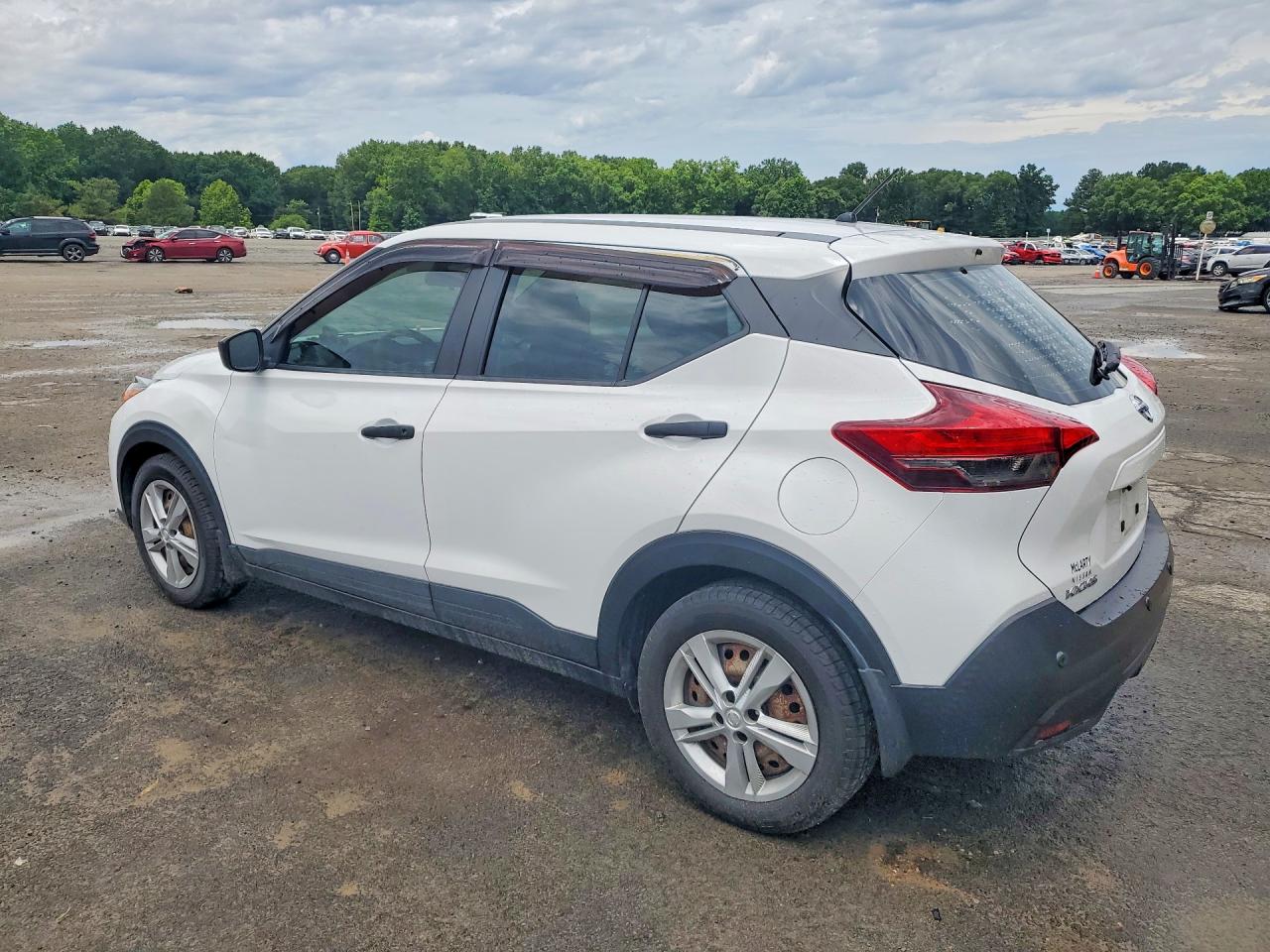 Nissan Kicks S