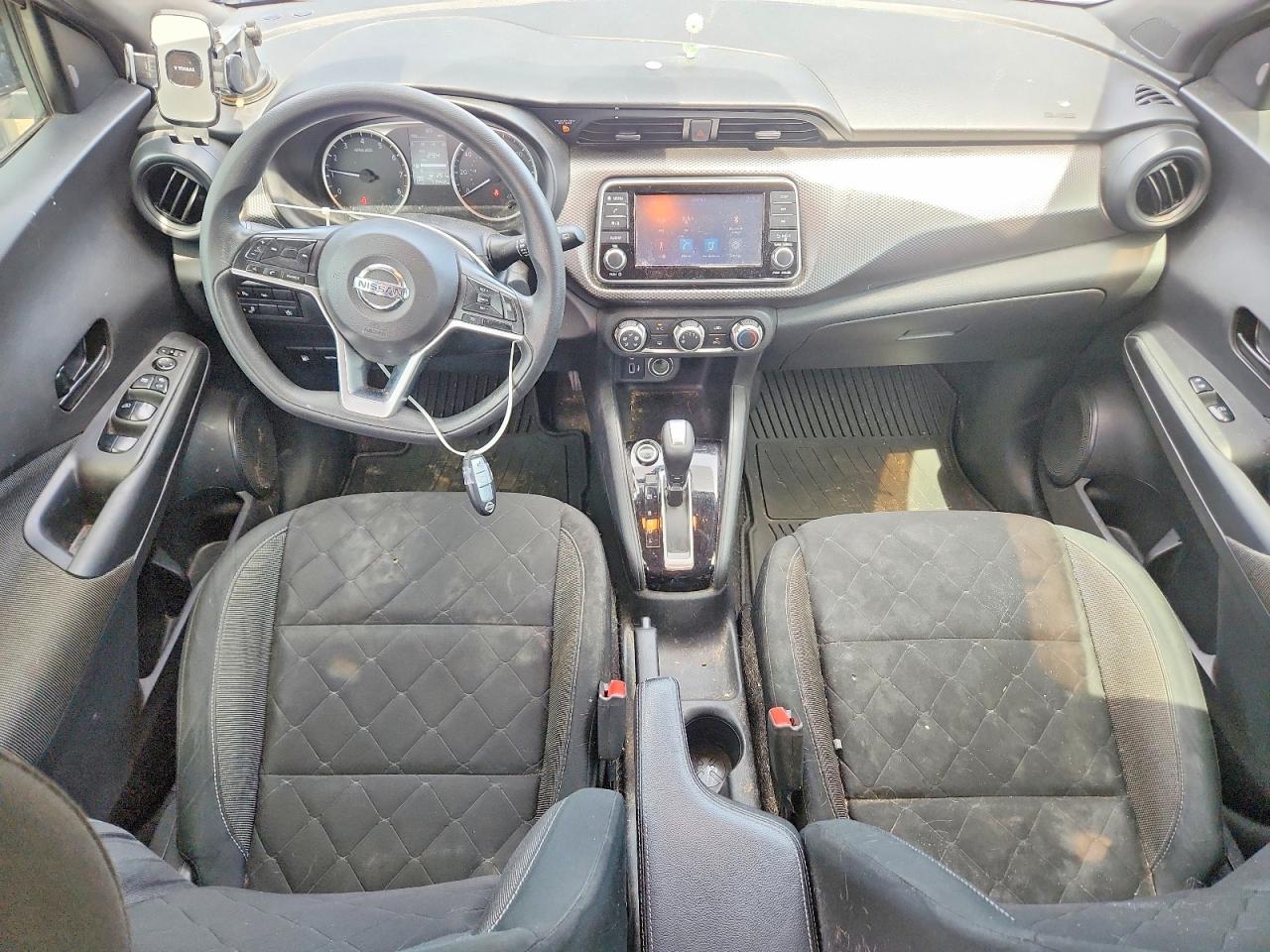 Nissan Kicks S