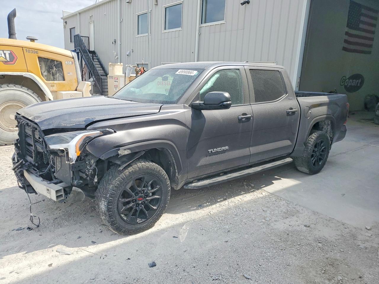 Salvage Toyota Tundra Image
