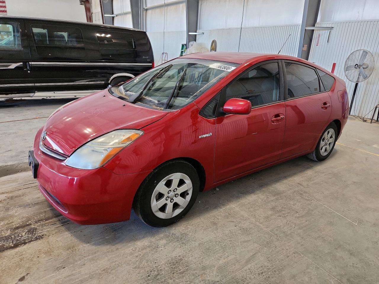 Salvage Toyota Prius Image
