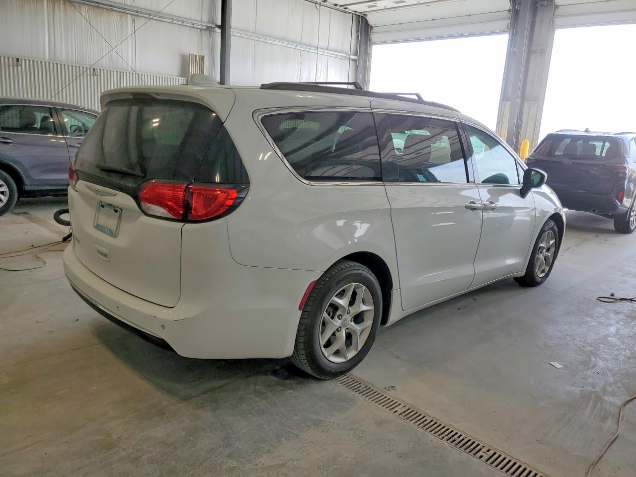Chrysler Pacifica Touring L