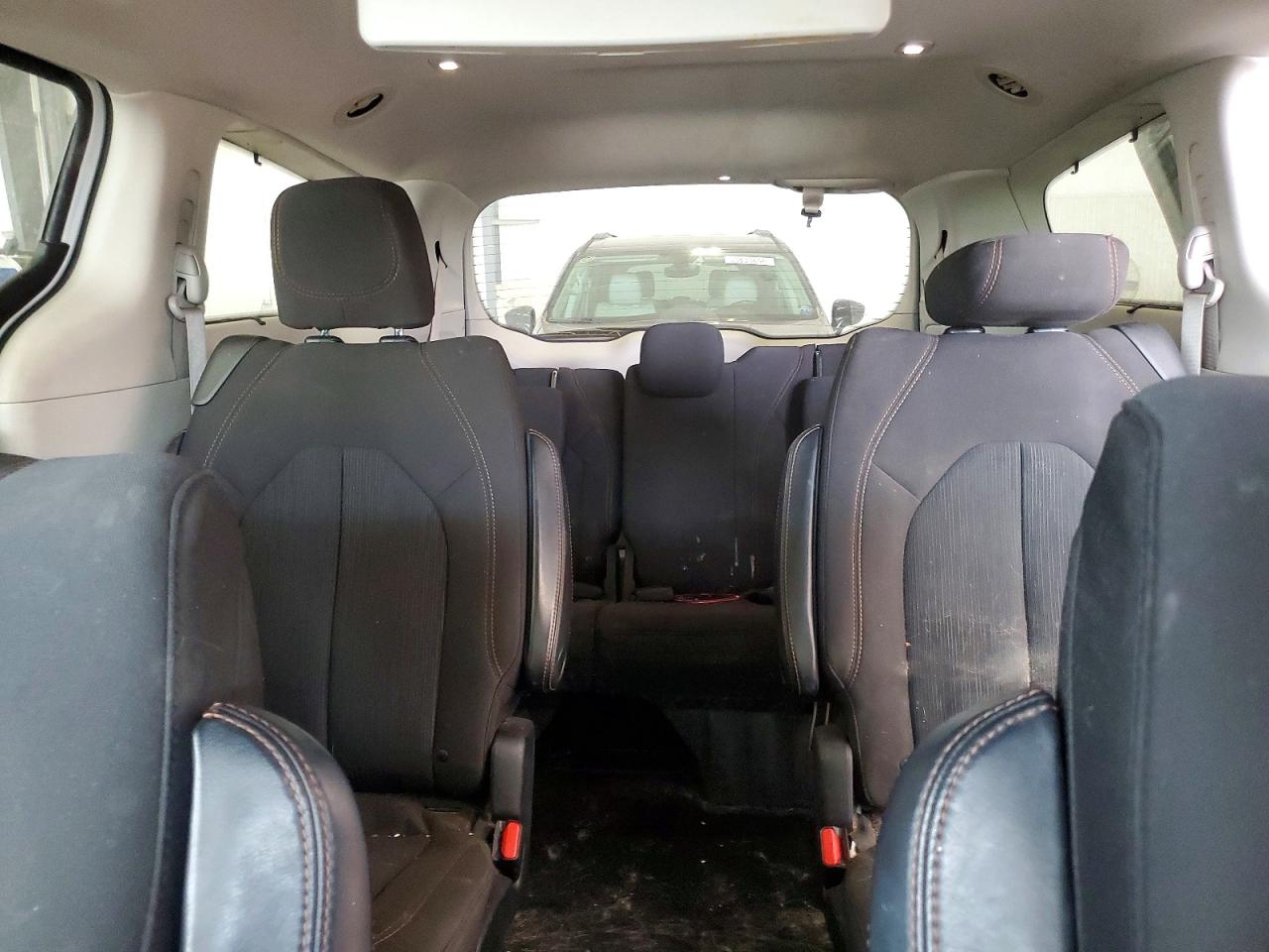 Chrysler Pacifica Touring L