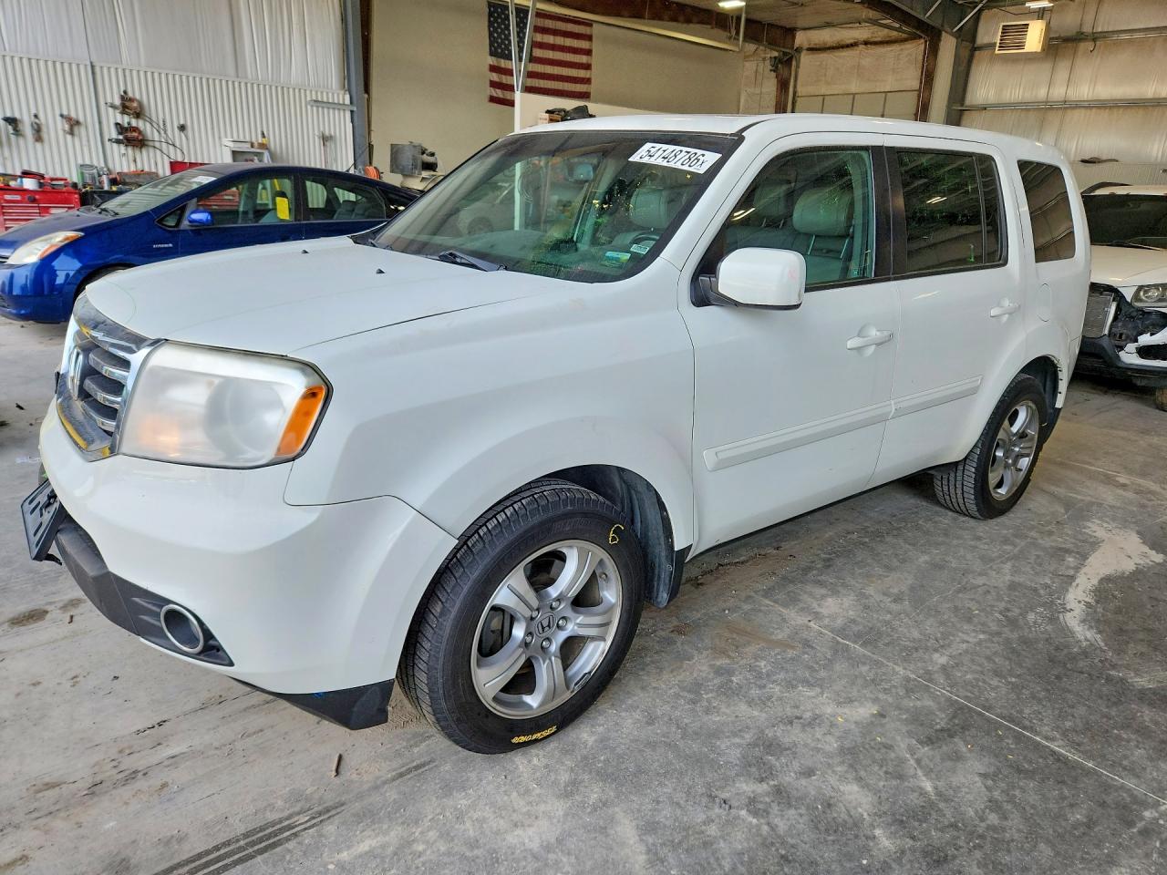 Salvage Honda Pilot Image