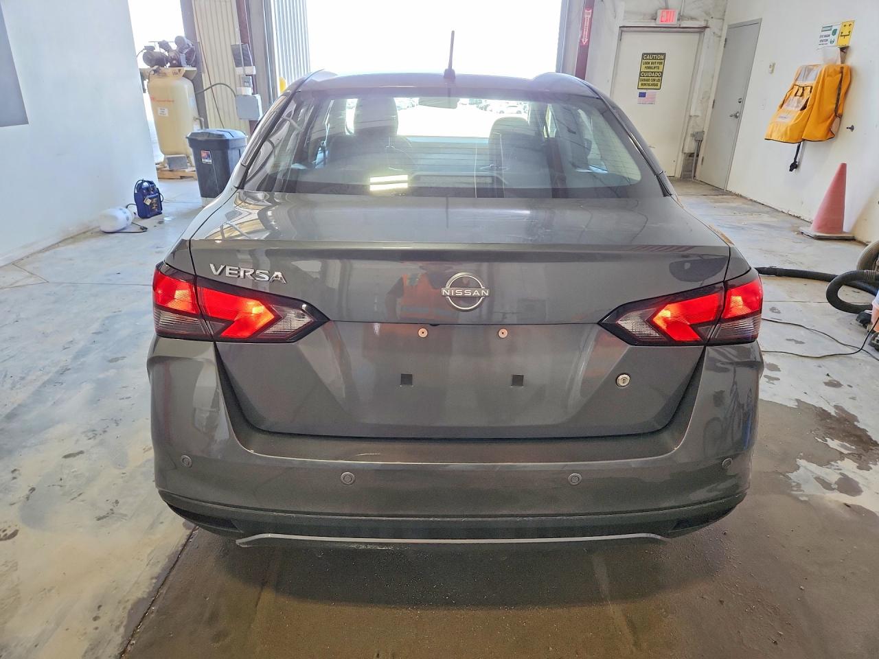 Nissan Versa S