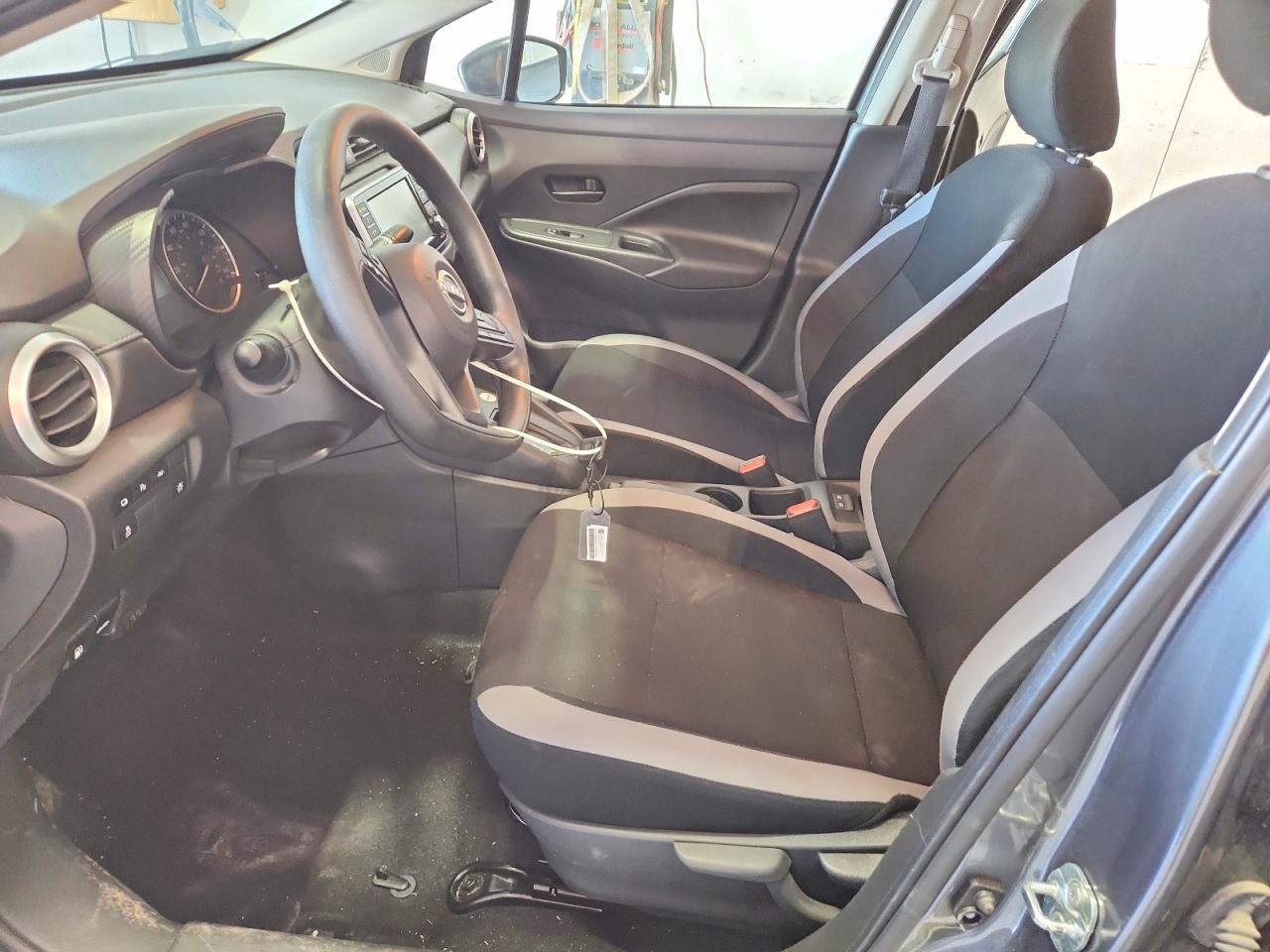 Nissan Versa S