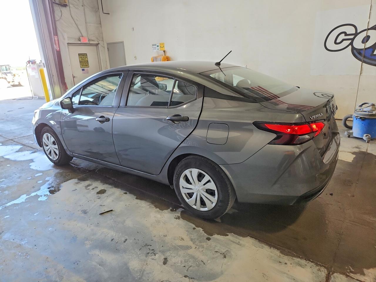 Nissan Versa S
