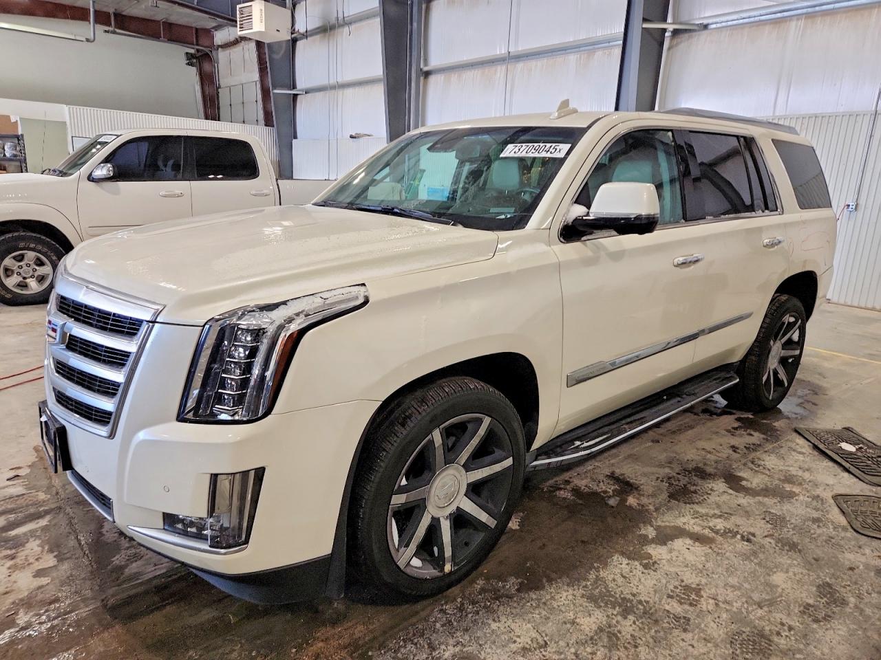 Salvage Cadillac Escalade Image