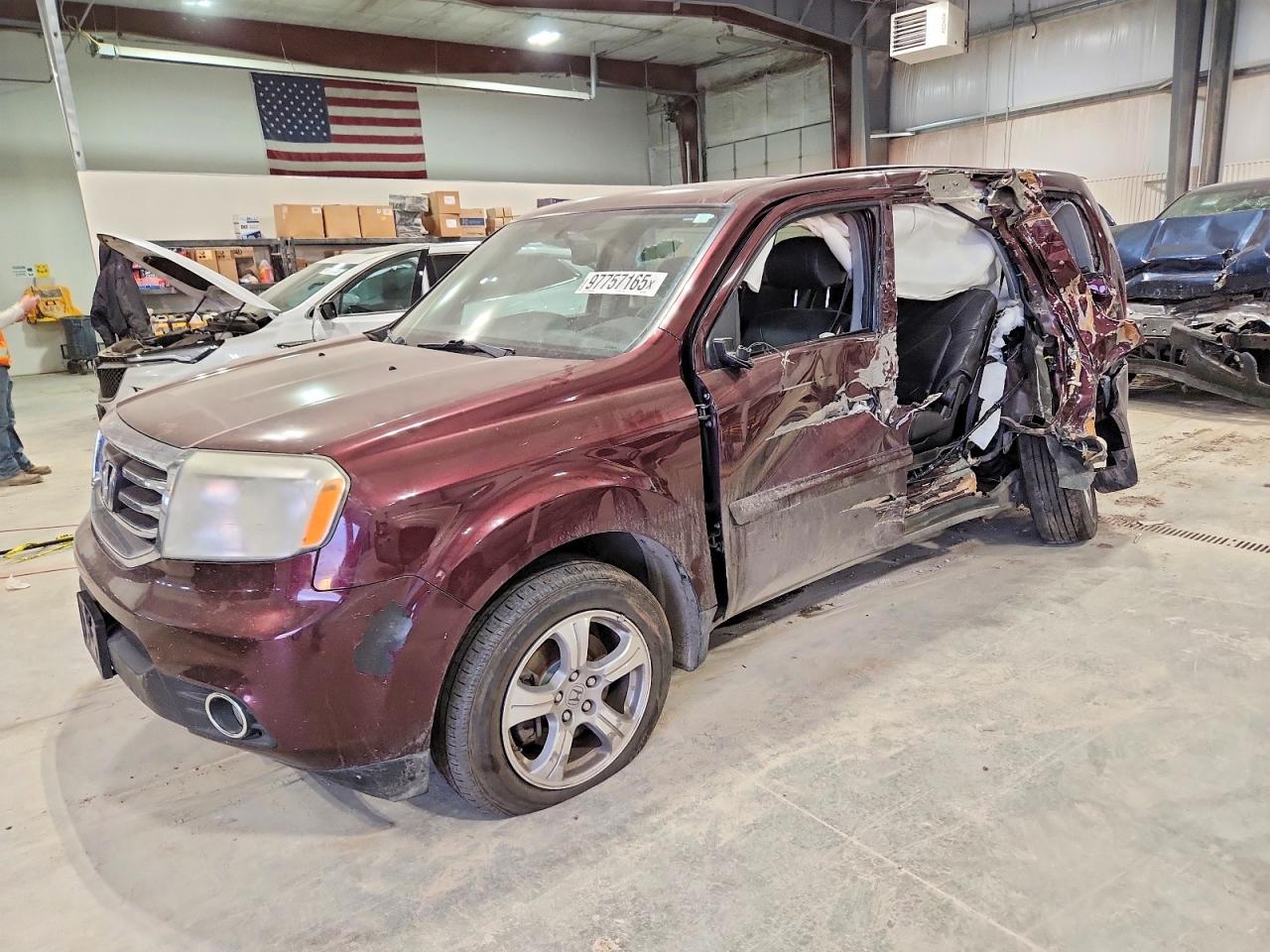 Salvage Honda Pilot Image