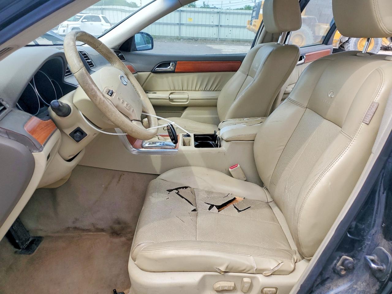 INFINITI M35 Base