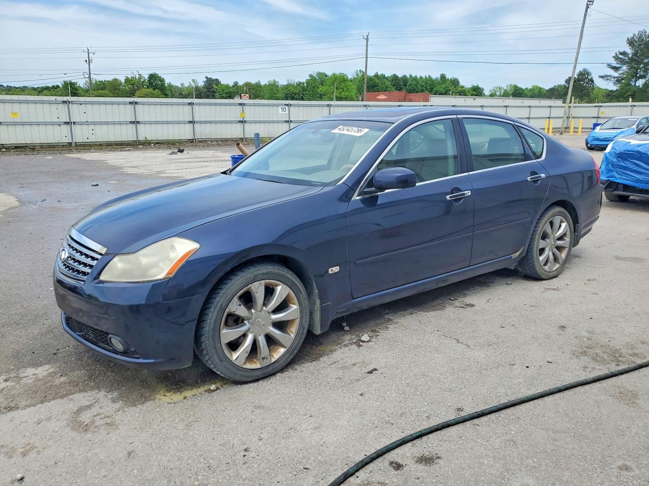 Salvage INFINITI M35 Image