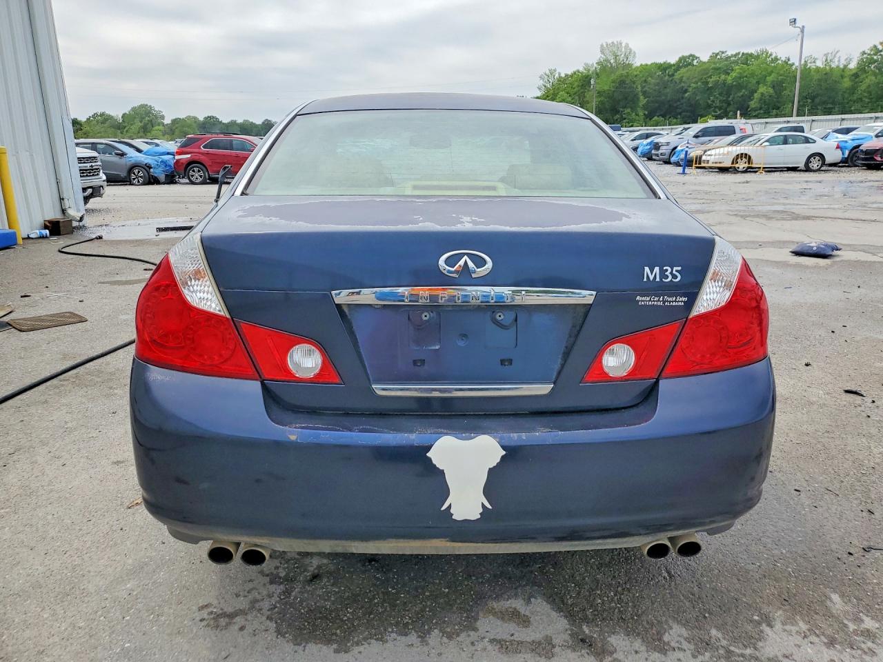 INFINITI M35 Base