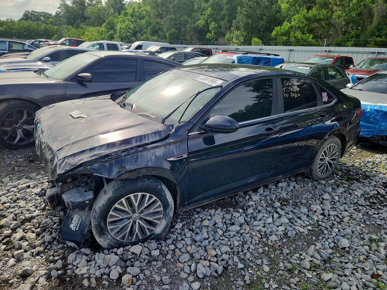 Salvage Volkswagen Jetta Image