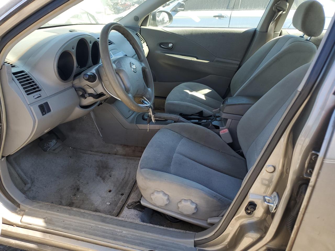 Nissan Altima Base