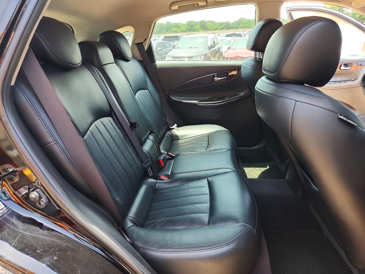 INFINITI Qx Base